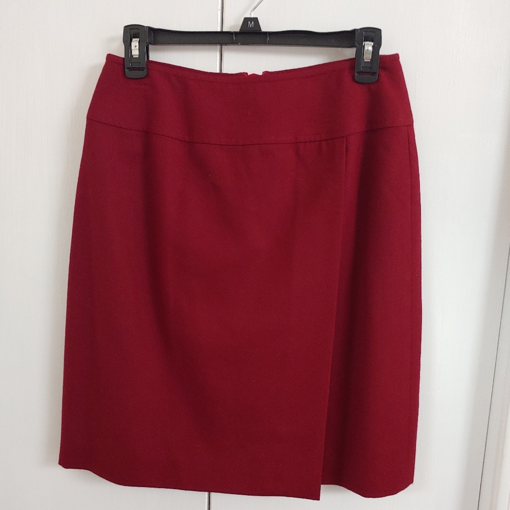 Skirt - Maroon Lined Wool Skirt with Back Zipper Closure - Size 8